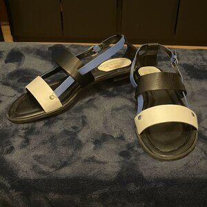 Women's Size 10 Tahari Flat Sandals